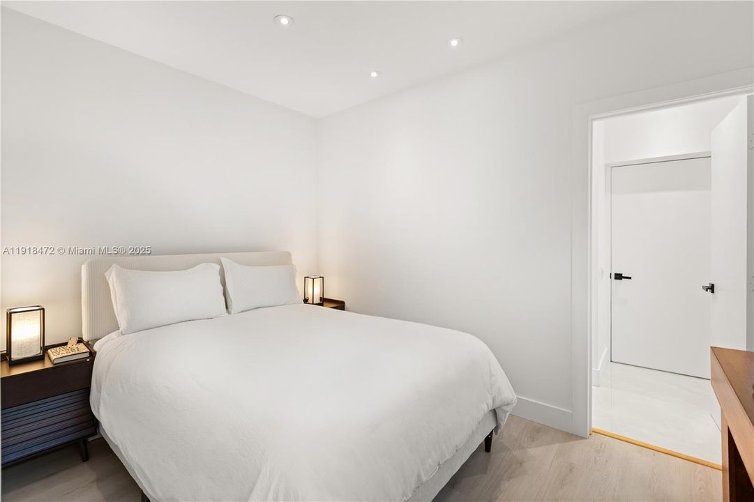 En Venta: $2,198,000 (3 camas, 3 baños, 1978 Pies cuadrados)