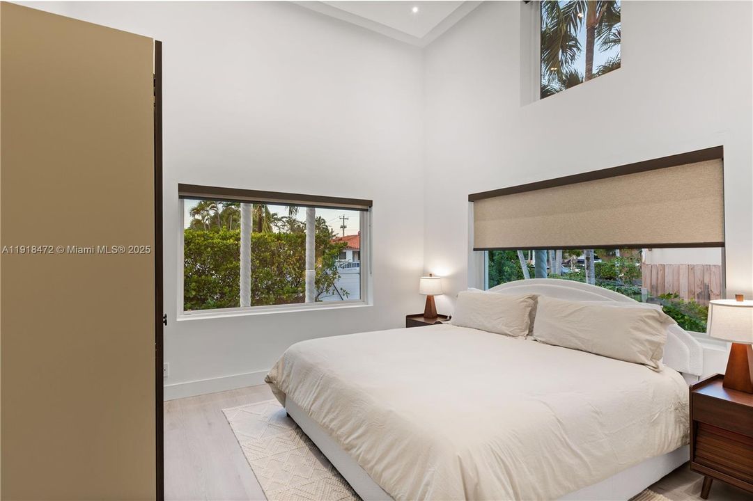 En Venta: $2,198,000 (3 camas, 3 baños, 1978 Pies cuadrados)