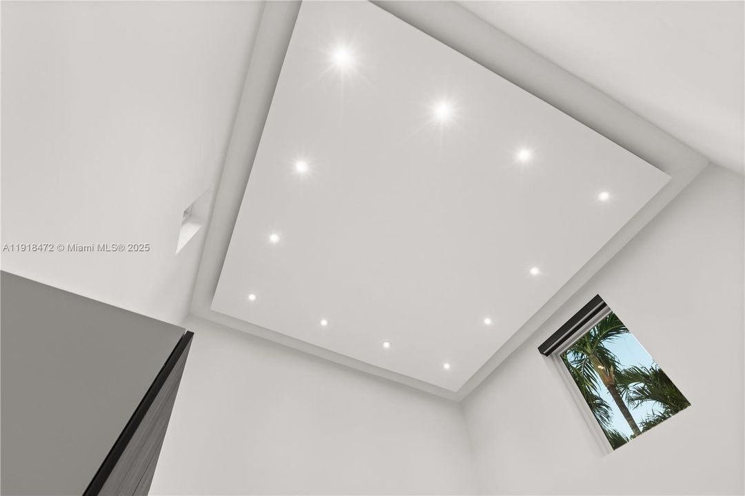 En Venta: $2,198,000 (3 camas, 3 baños, 1978 Pies cuadrados)