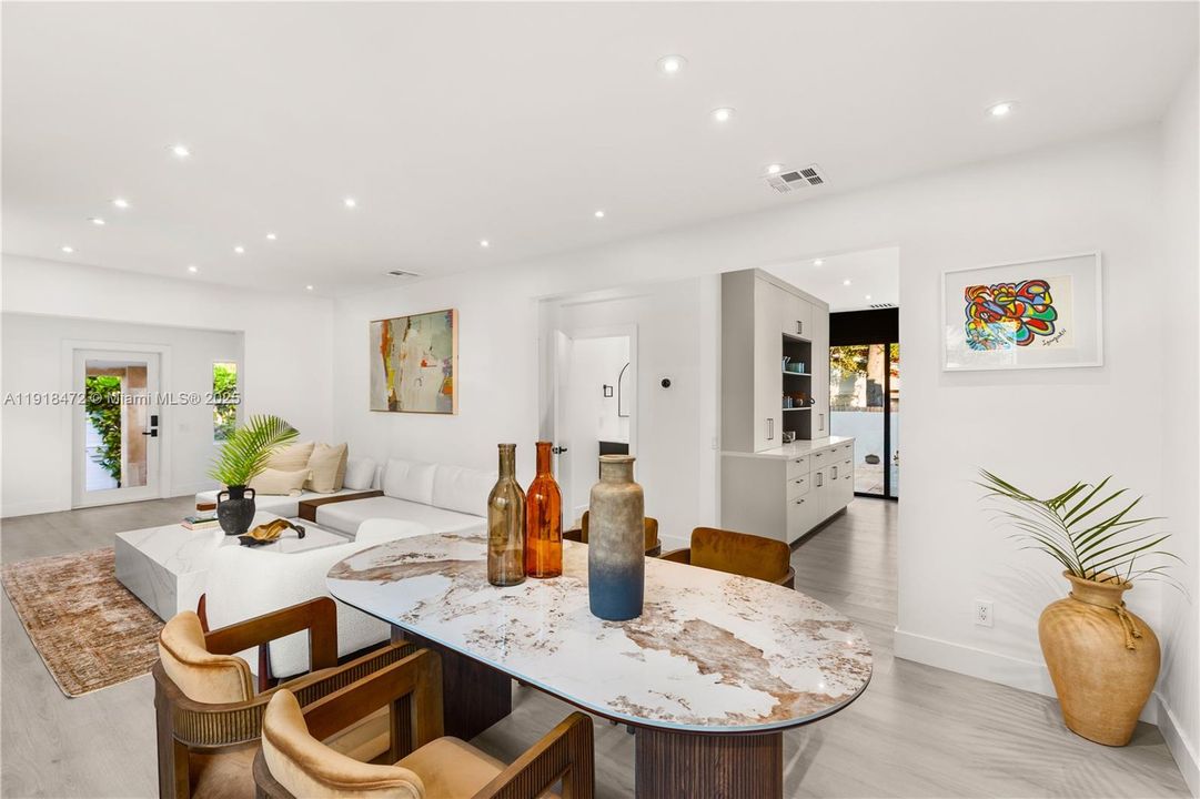 En Venta: $2,198,000 (3 camas, 3 baños, 1978 Pies cuadrados)