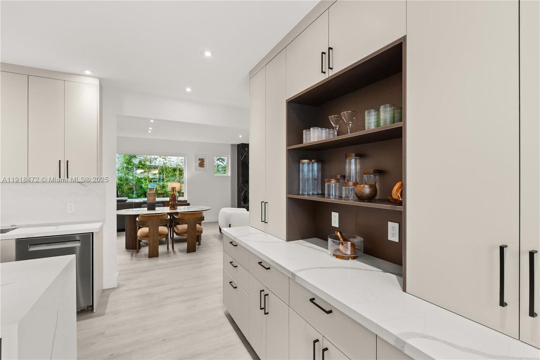 En Venta: $2,198,000 (3 camas, 3 baños, 1978 Pies cuadrados)