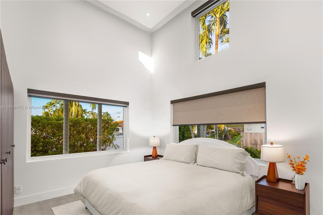 En Venta: $2,198,000 (3 camas, 3 baños, 1978 Pies cuadrados)