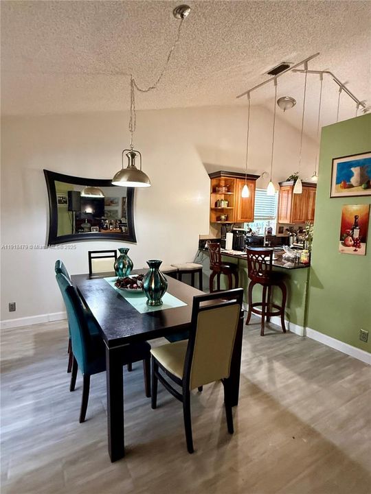 For Sale: $540,000 (3 beds, 2 baths, 1689 Square Feet)