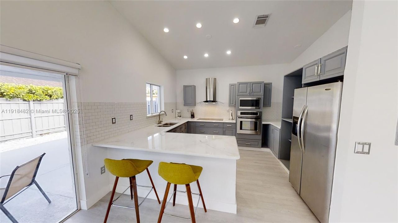 En Renta: $4,400 (3 camas, 2 baños, 1700 Pies cuadrados)