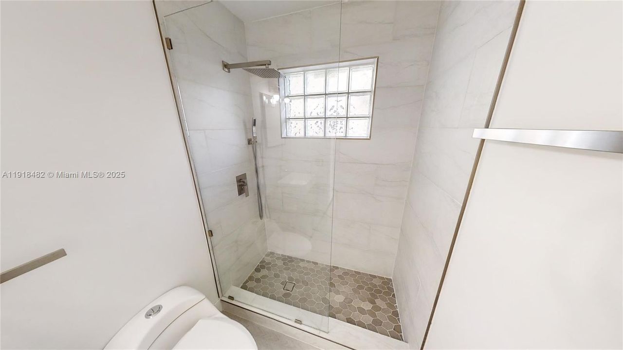 En Renta: $4,400 (3 camas, 2 baños, 1700 Pies cuadrados)