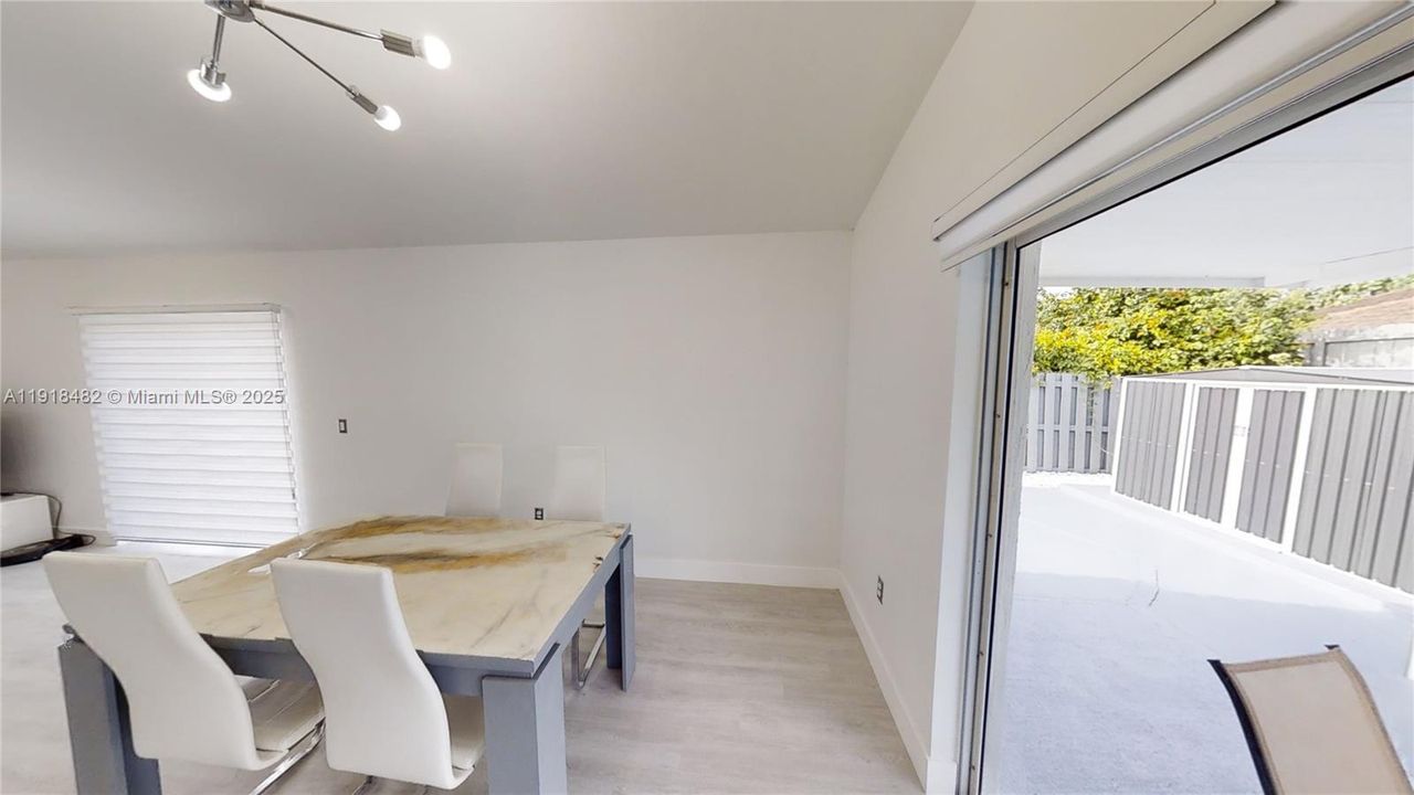 En Renta: $4,400 (3 camas, 2 baños, 1700 Pies cuadrados)