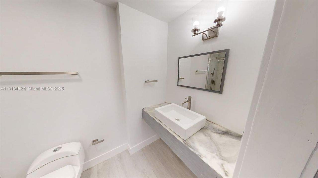 En Renta: $4,400 (3 camas, 2 baños, 1700 Pies cuadrados)