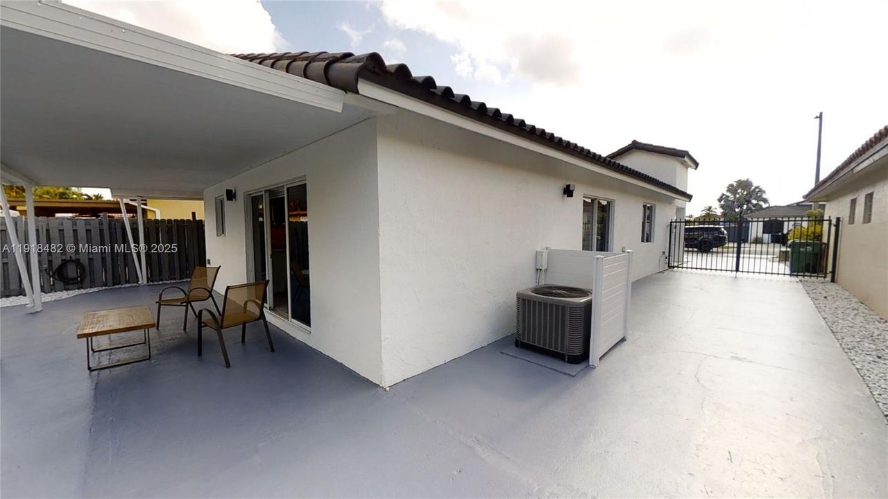 En Renta: $4,400 (3 camas, 2 baños, 1700 Pies cuadrados)