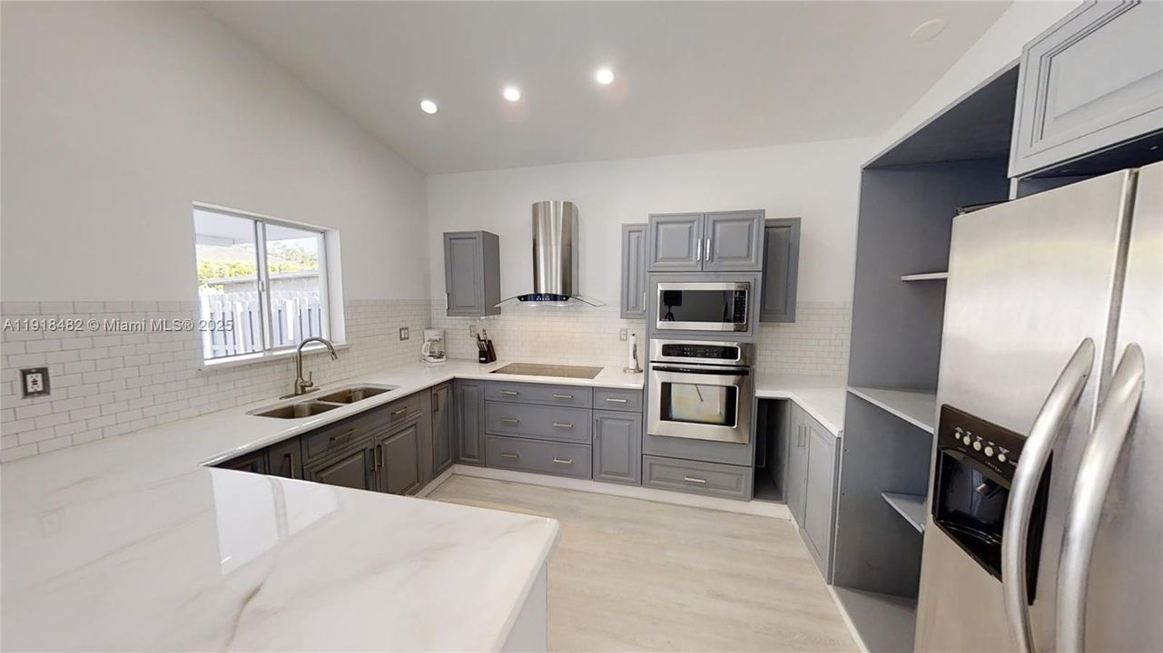 En Renta: $4,400 (3 camas, 2 baños, 1700 Pies cuadrados)