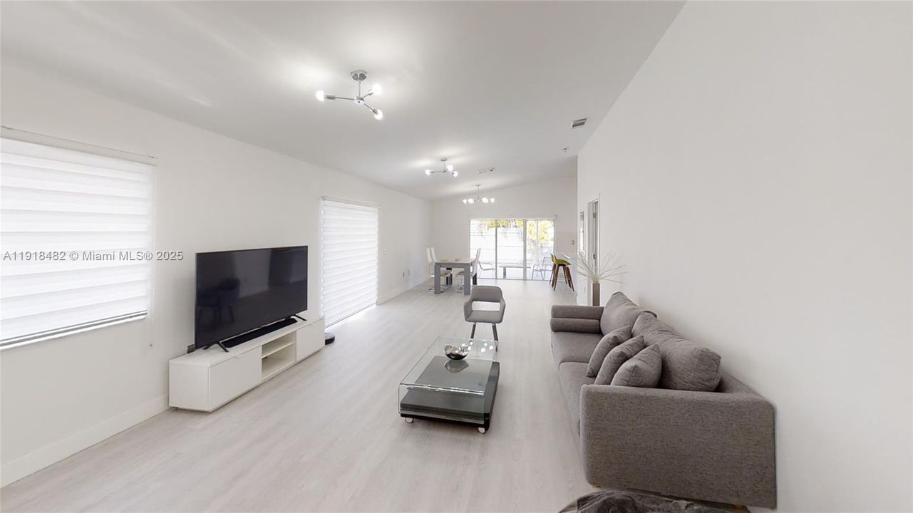 En Renta: $4,400 (3 camas, 2 baños, 1700 Pies cuadrados)