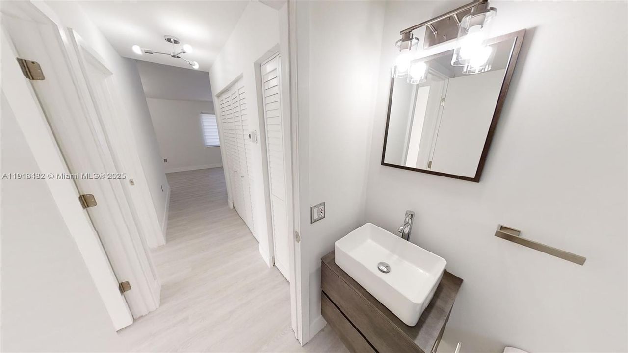 En Renta: $4,400 (3 camas, 2 baños, 1700 Pies cuadrados)