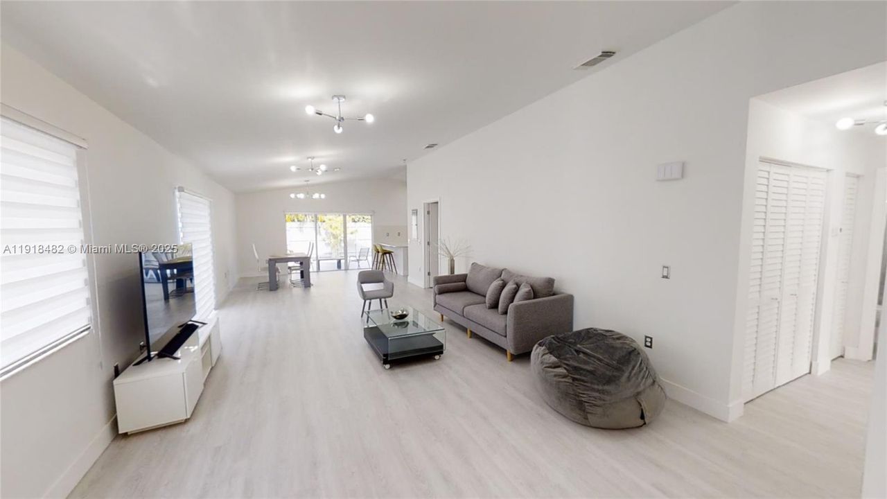 En Renta: $4,400 (3 camas, 2 baños, 1700 Pies cuadrados)