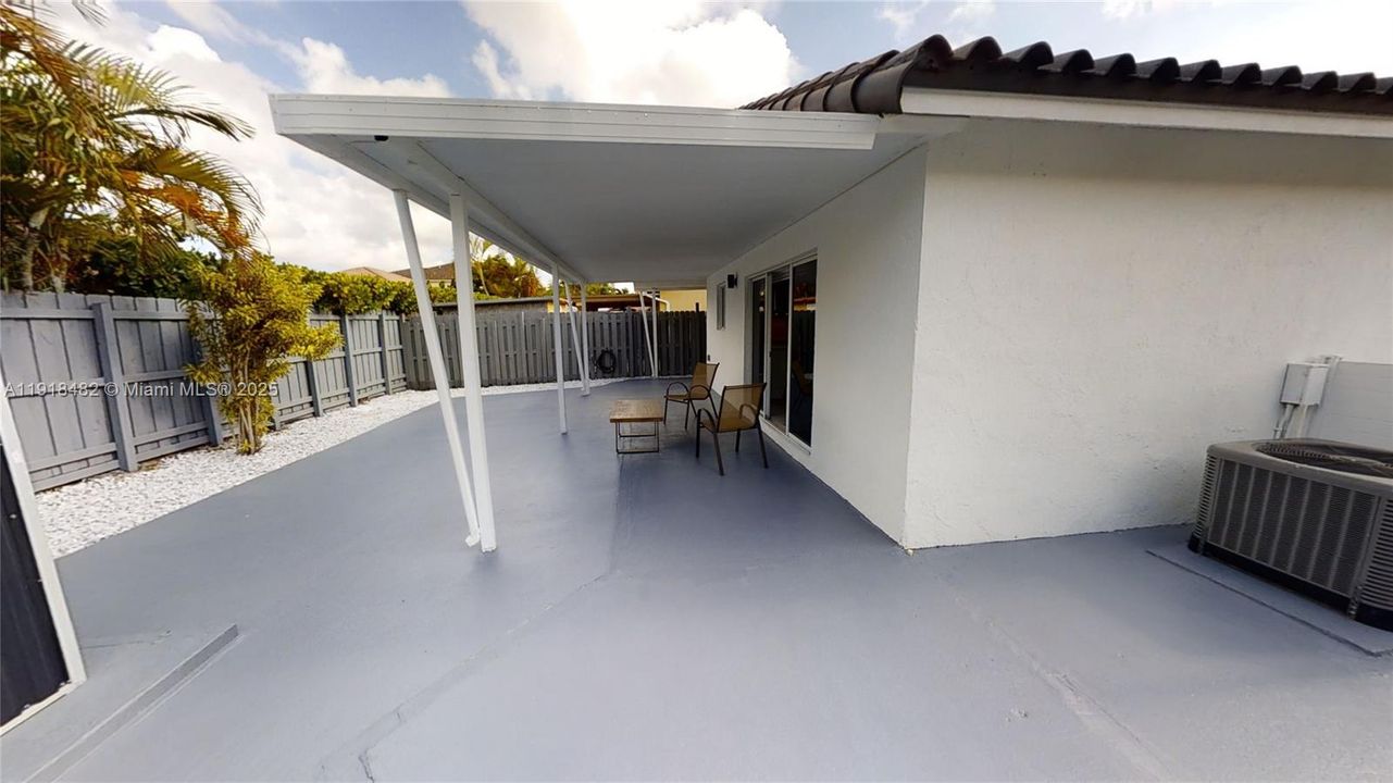 En Renta: $4,400 (3 camas, 2 baños, 1700 Pies cuadrados)