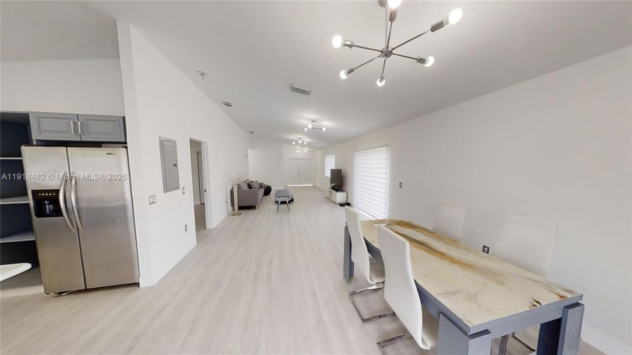 En Renta: $4,400 (3 camas, 2 baños, 1700 Pies cuadrados)