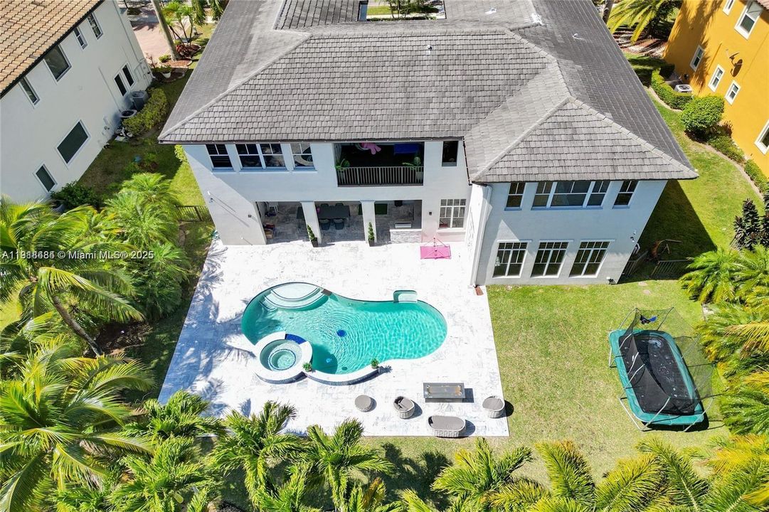 For Sale: $1,699,000 (7 beds, 5 baths, 5585 Square Feet)