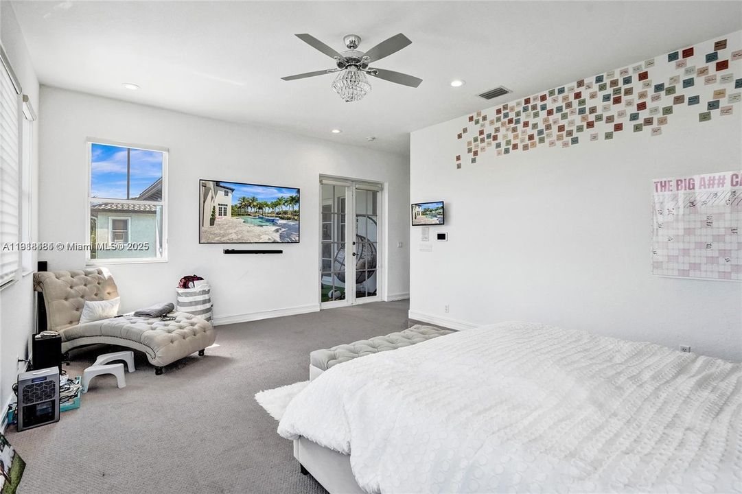 For Sale: $1,699,000 (7 beds, 5 baths, 5585 Square Feet)