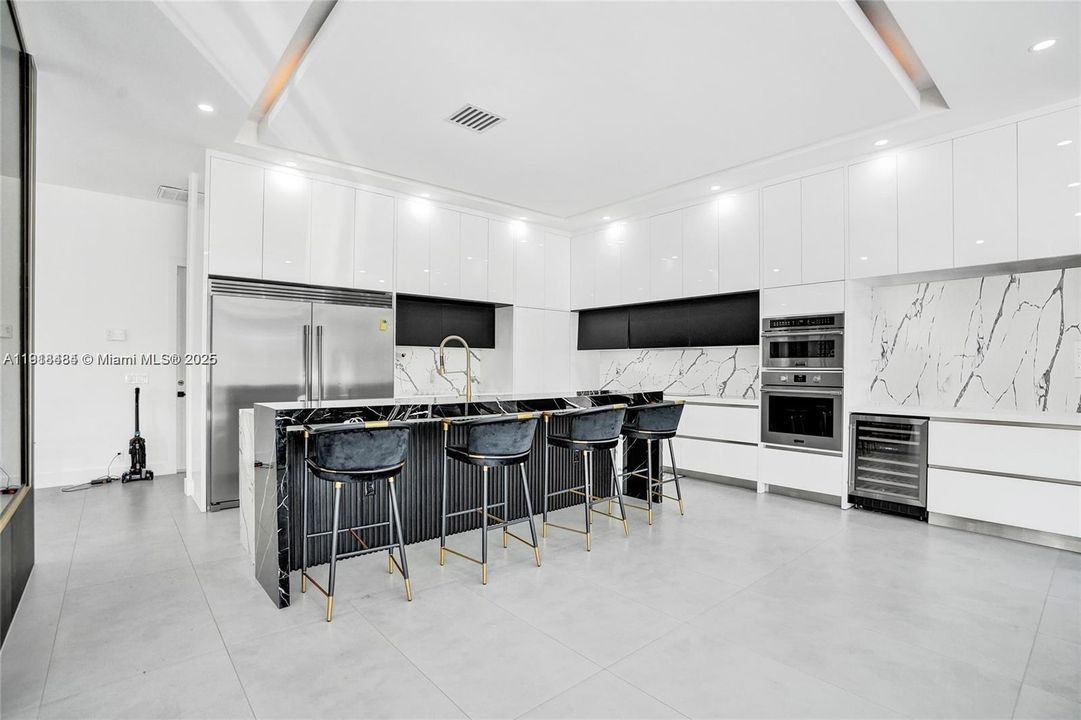 For Sale: $1,699,000 (7 beds, 5 baths, 5585 Square Feet)