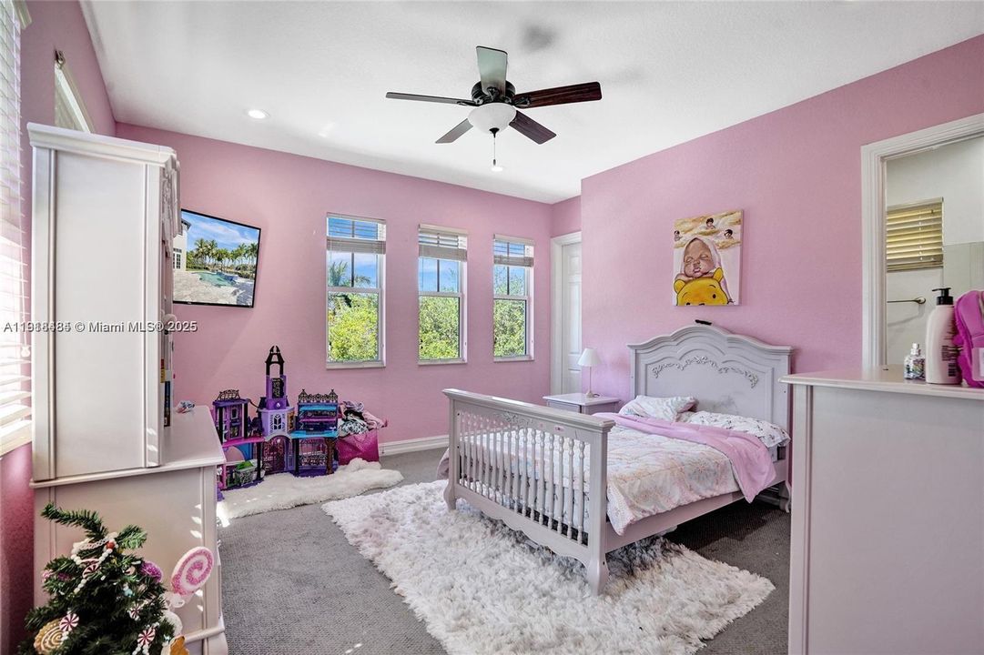 For Sale: $1,699,000 (7 beds, 5 baths, 5585 Square Feet)