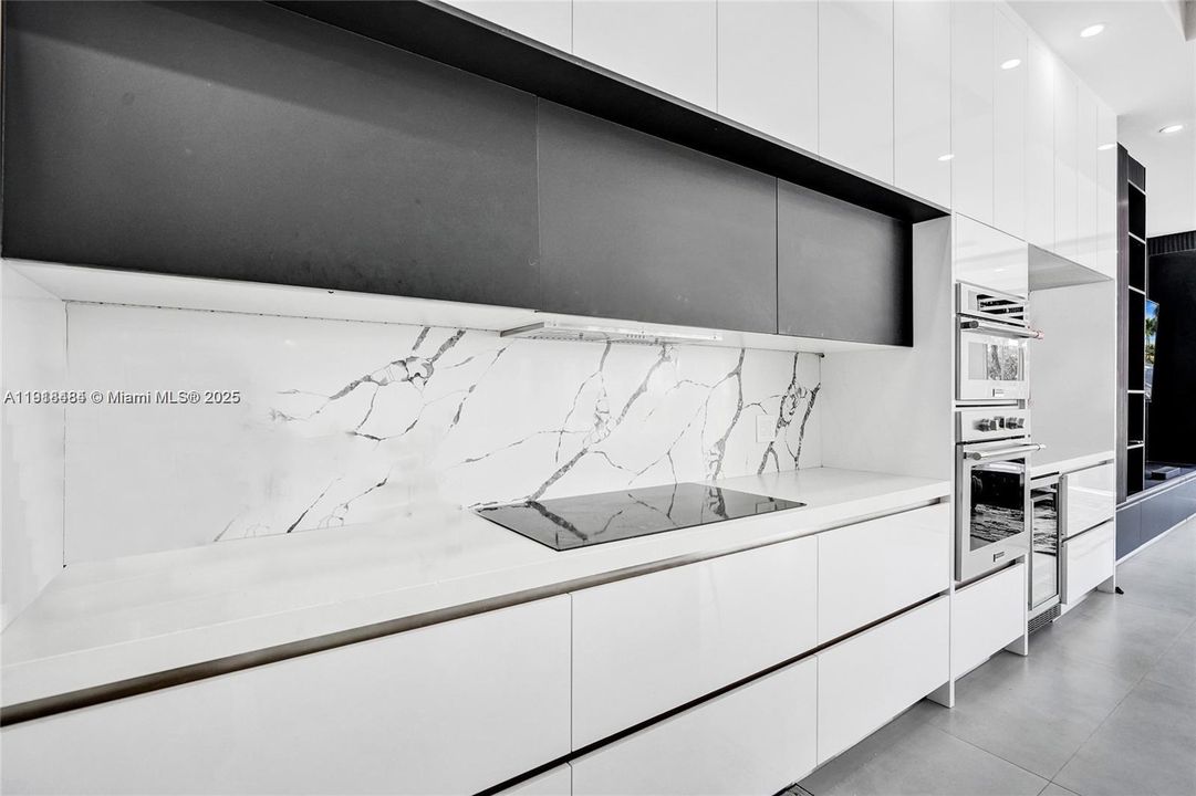 For Sale: $1,699,000 (7 beds, 5 baths, 5585 Square Feet)