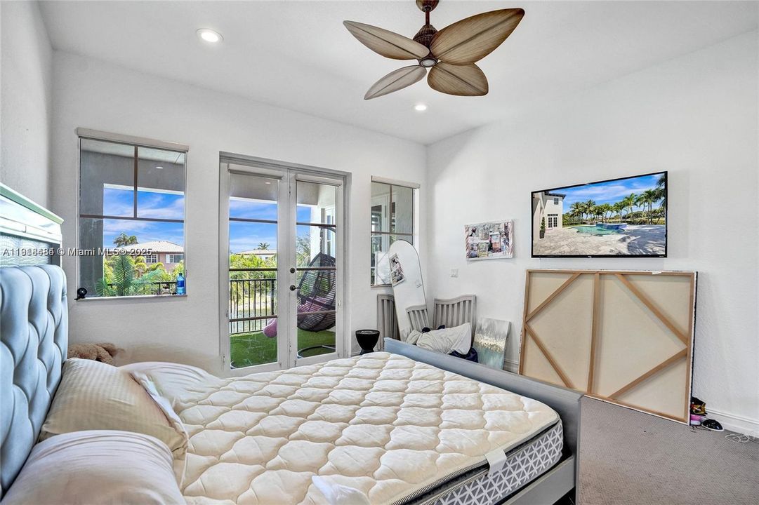 For Sale: $1,699,000 (7 beds, 5 baths, 5585 Square Feet)