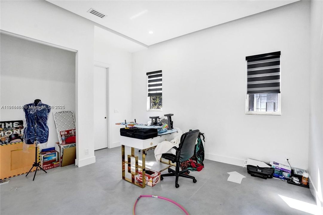 For Sale: $1,699,000 (7 beds, 5 baths, 5585 Square Feet)