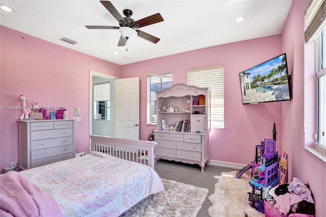 For Sale: $1,699,000 (7 beds, 5 baths, 5585 Square Feet)