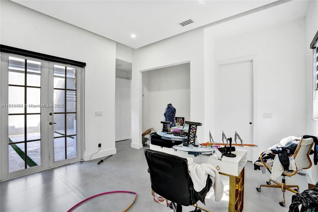 For Sale: $1,699,000 (7 beds, 5 baths, 5585 Square Feet)