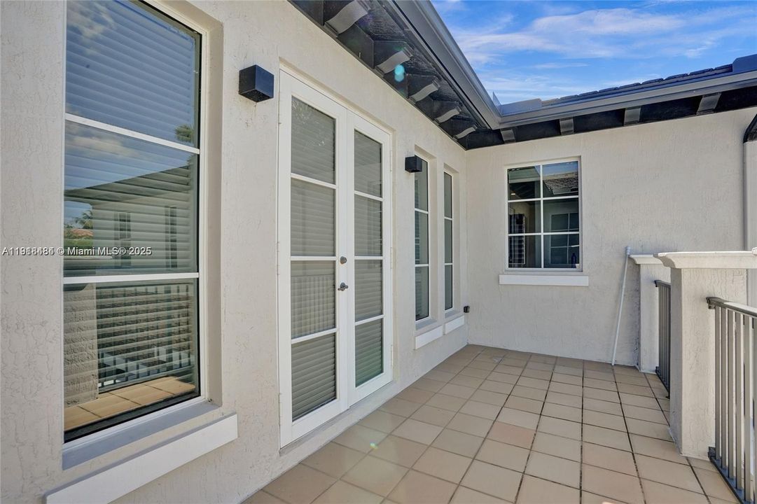 For Sale: $1,699,000 (7 beds, 5 baths, 5585 Square Feet)