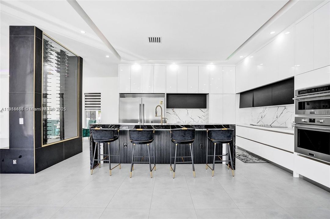 For Sale: $1,699,000 (7 beds, 5 baths, 5585 Square Feet)