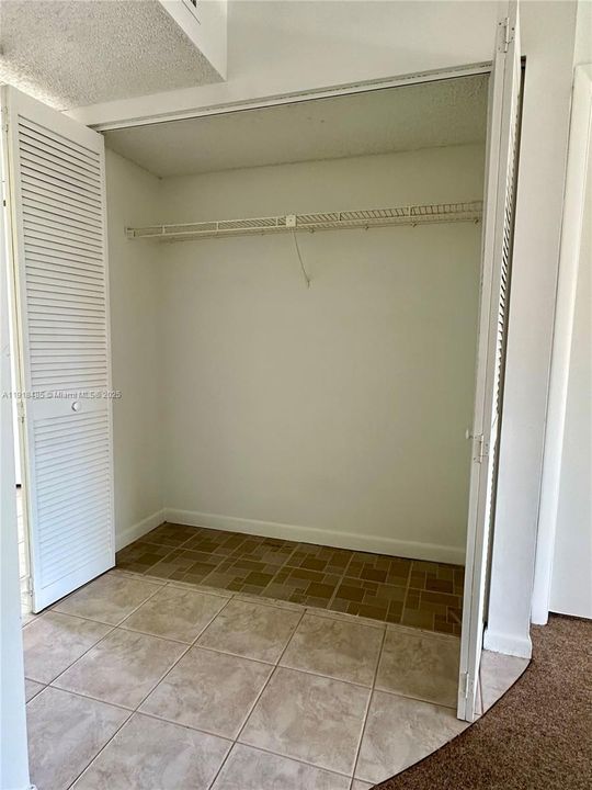 待售: $100,000 (1 贝兹, 1 浴室, 750 平方英尺)