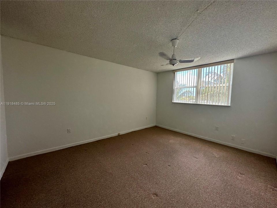 待售: $100,000 (1 贝兹, 1 浴室, 750 平方英尺)