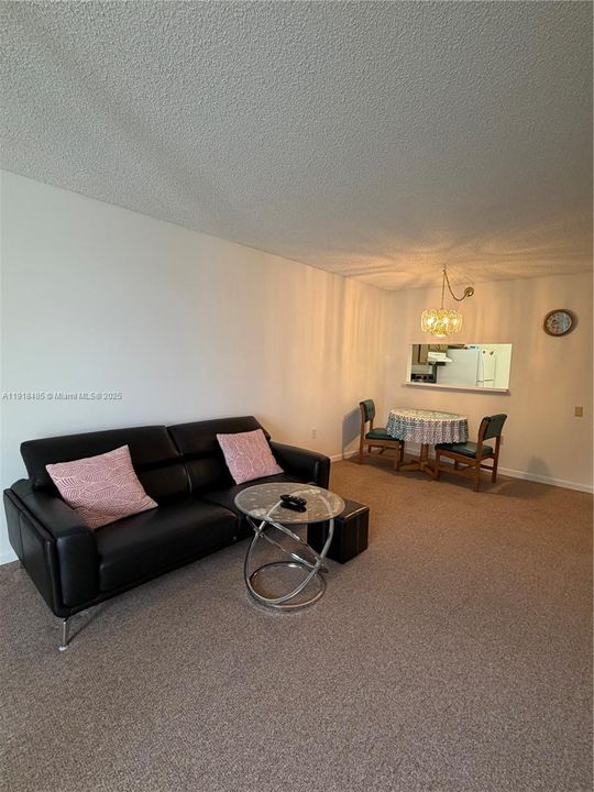 待售: $100,000 (1 贝兹, 1 浴室, 750 平方英尺)