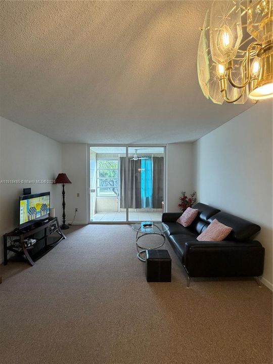 待售: $100,000 (1 贝兹, 1 浴室, 750 平方英尺)