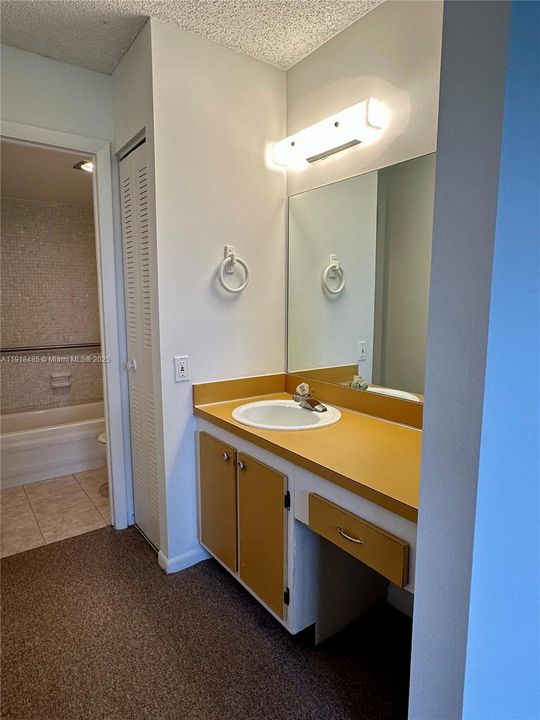 待售: $100,000 (1 贝兹, 1 浴室, 750 平方英尺)