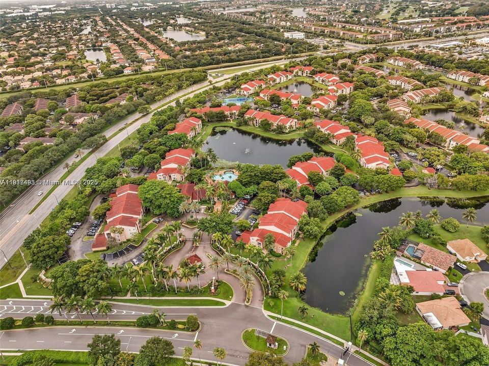 Active With Contract: $2,250 (2 beds, 2 baths, 966 Square Feet)