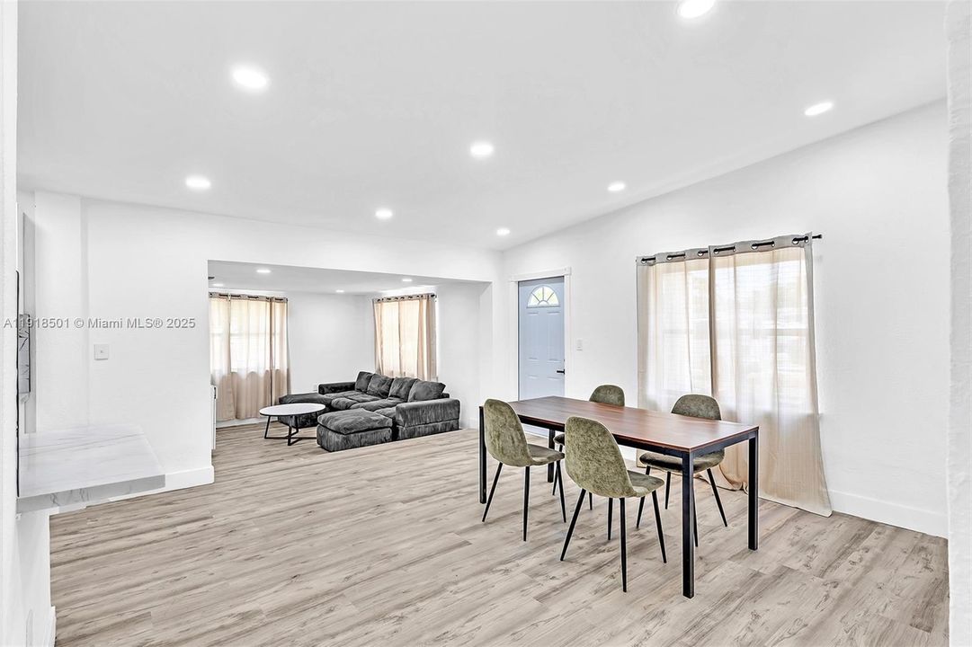 待售: $585,000 (3 贝兹, 2 浴室, 1254 平方英尺)