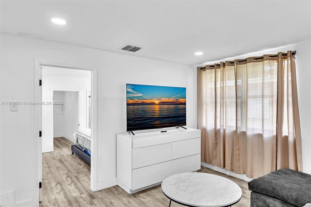 待售: $585,000 (3 贝兹, 2 浴室, 1254 平方英尺)