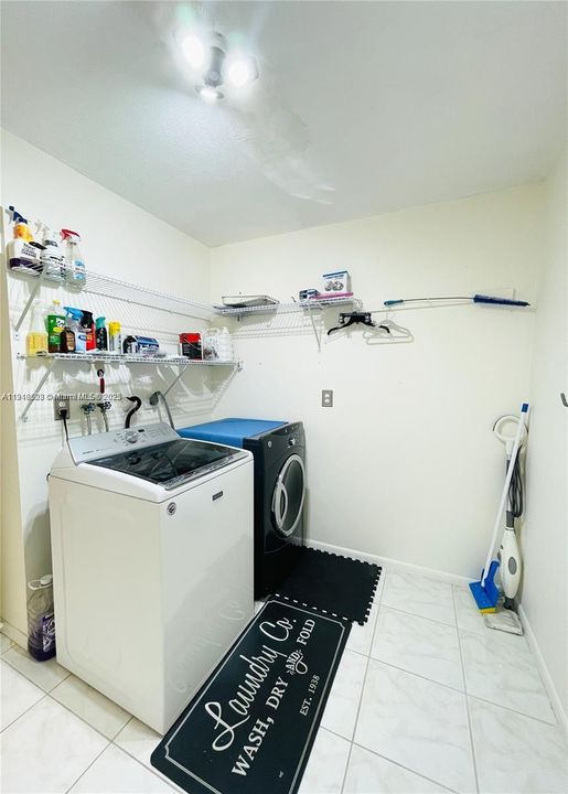 En Venta: $159,900 (2 camas, 2 baños, 1270 Pies cuadrados)