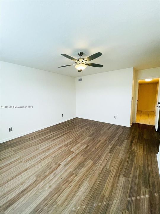 En Venta: $159,900 (2 camas, 2 baños, 1270 Pies cuadrados)