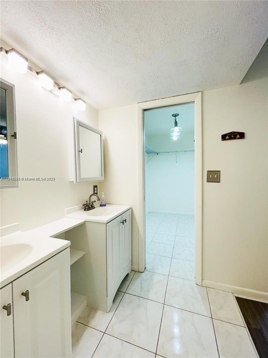 En Venta: $159,900 (2 camas, 2 baños, 1270 Pies cuadrados)