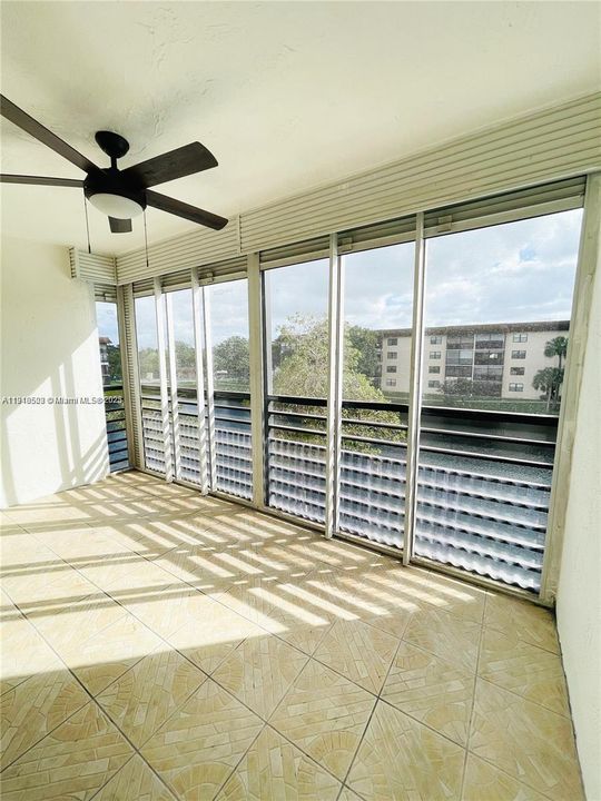 En Venta: $159,900 (2 camas, 2 baños, 1270 Pies cuadrados)