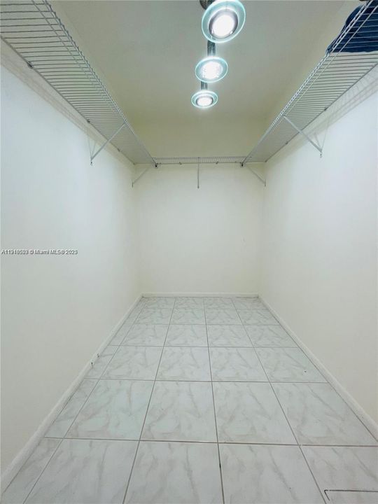 En Venta: $159,900 (2 camas, 2 baños, 1270 Pies cuadrados)