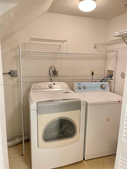 For Rent: $2,500 (2 beds, 2 baths, 1034 Square Feet)