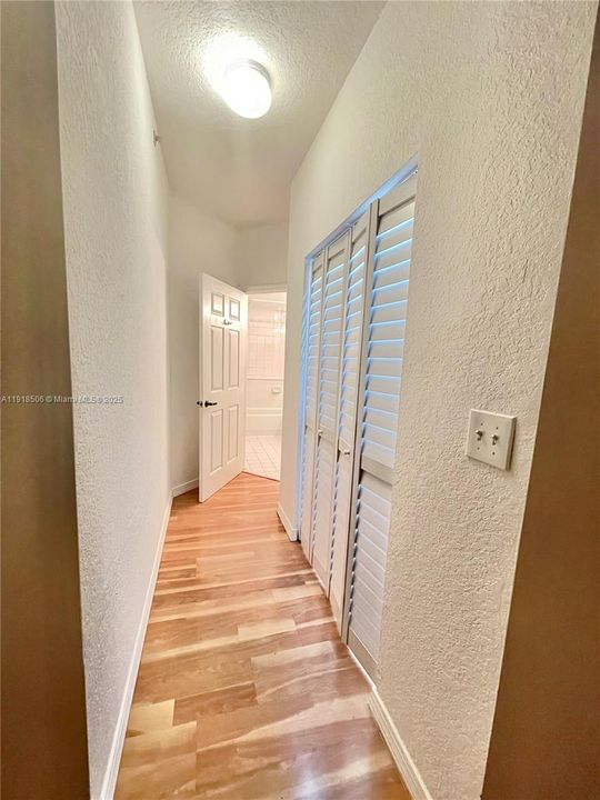 For Rent: $2,500 (2 beds, 2 baths, 1034 Square Feet)