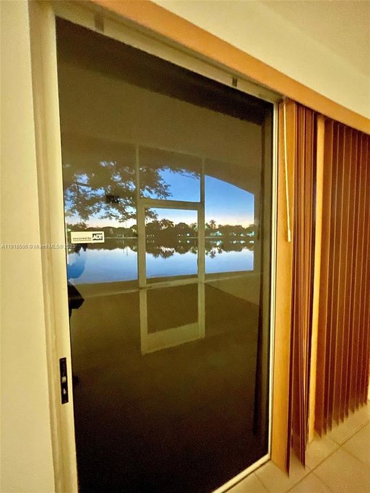 For Rent: $2,500 (2 beds, 2 baths, 1034 Square Feet)