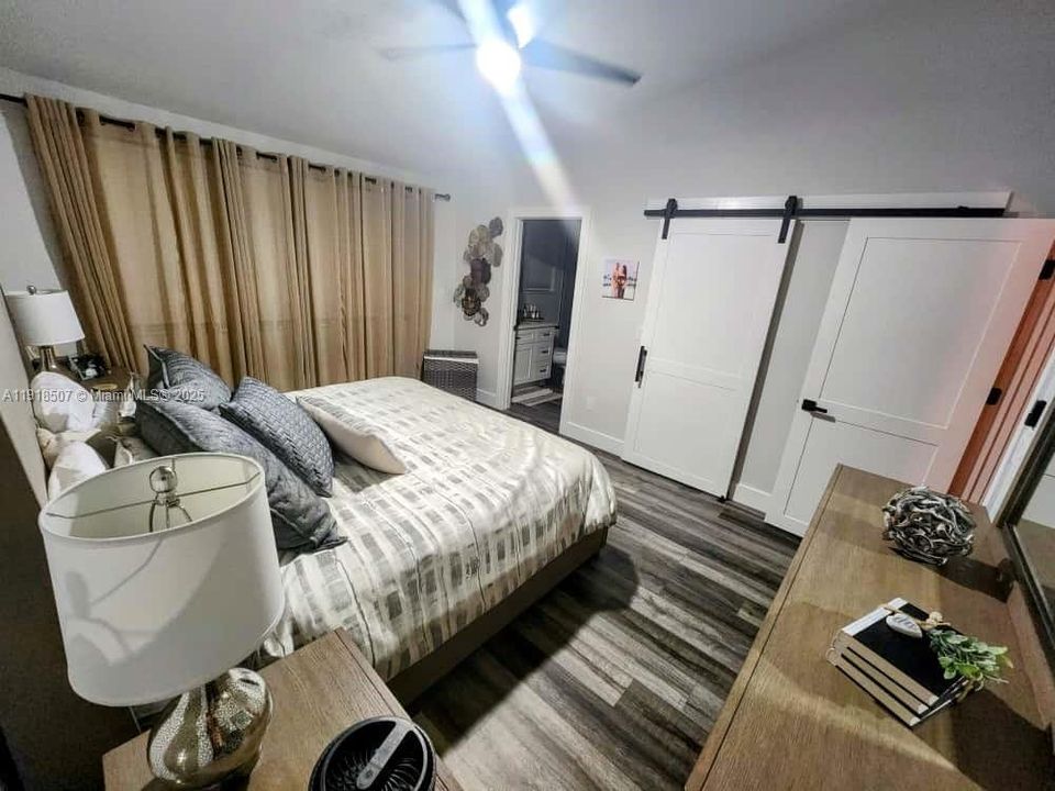 出租: $3,500 (2 贝兹, 2 浴室, 1308 平方英尺)