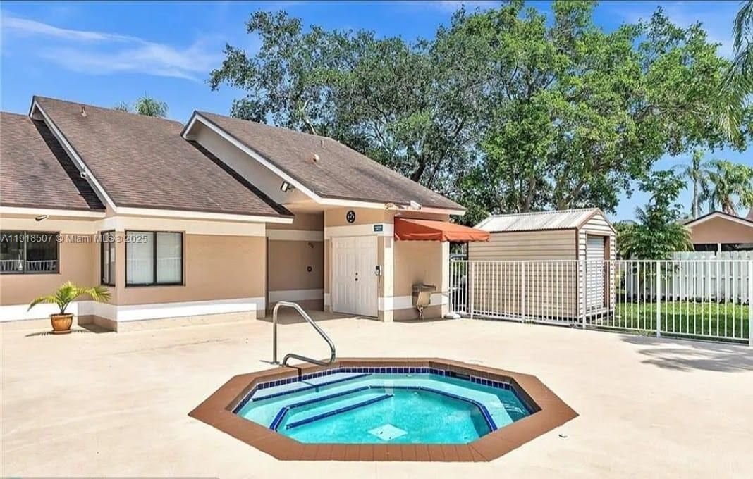 出租: $3,500 (2 贝兹, 2 浴室, 1308 平方英尺)