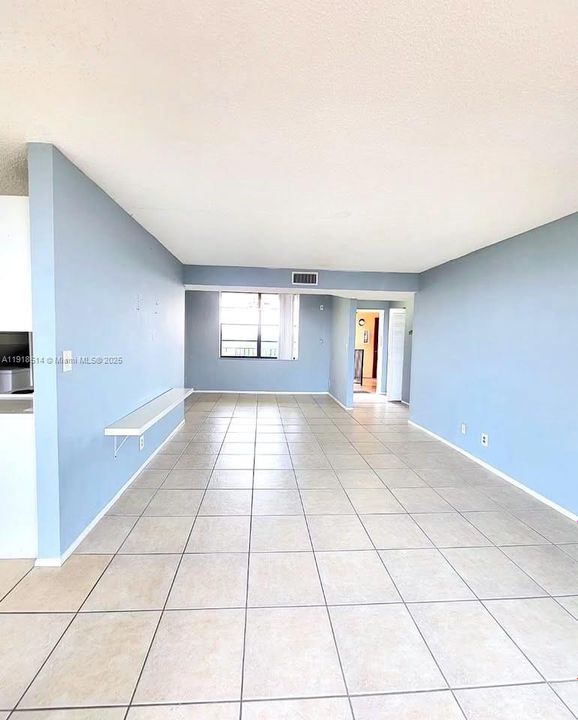 For Rent: $1,650 (1 beds, 1 baths, 850 Square Feet)