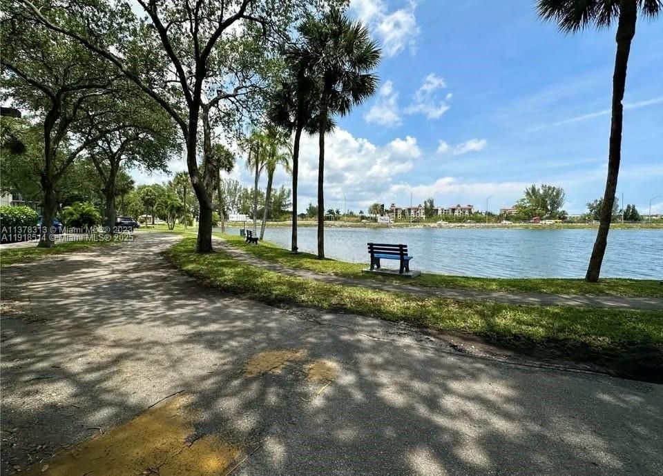 For Rent: $1,650 (1 beds, 1 baths, 850 Square Feet)