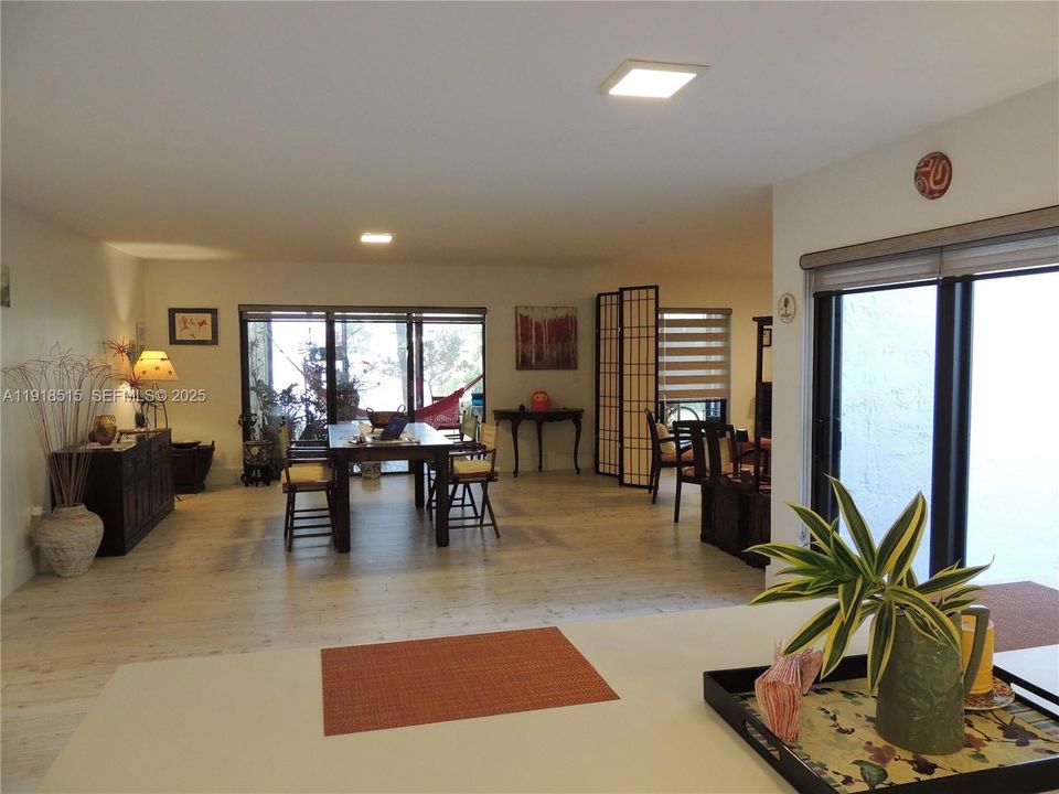 En Venta: $319,000 (3 camas, 2 baños, 1411 Pies cuadrados)